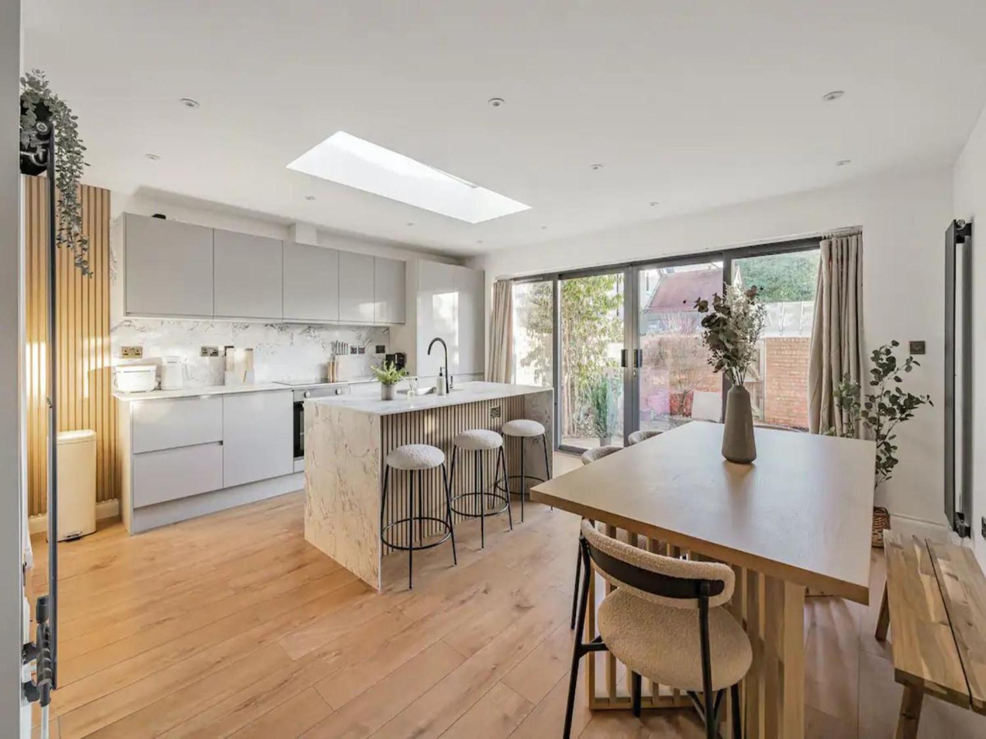Pass The Keys Stunning 5 Bedroom Holiday home Oxford
